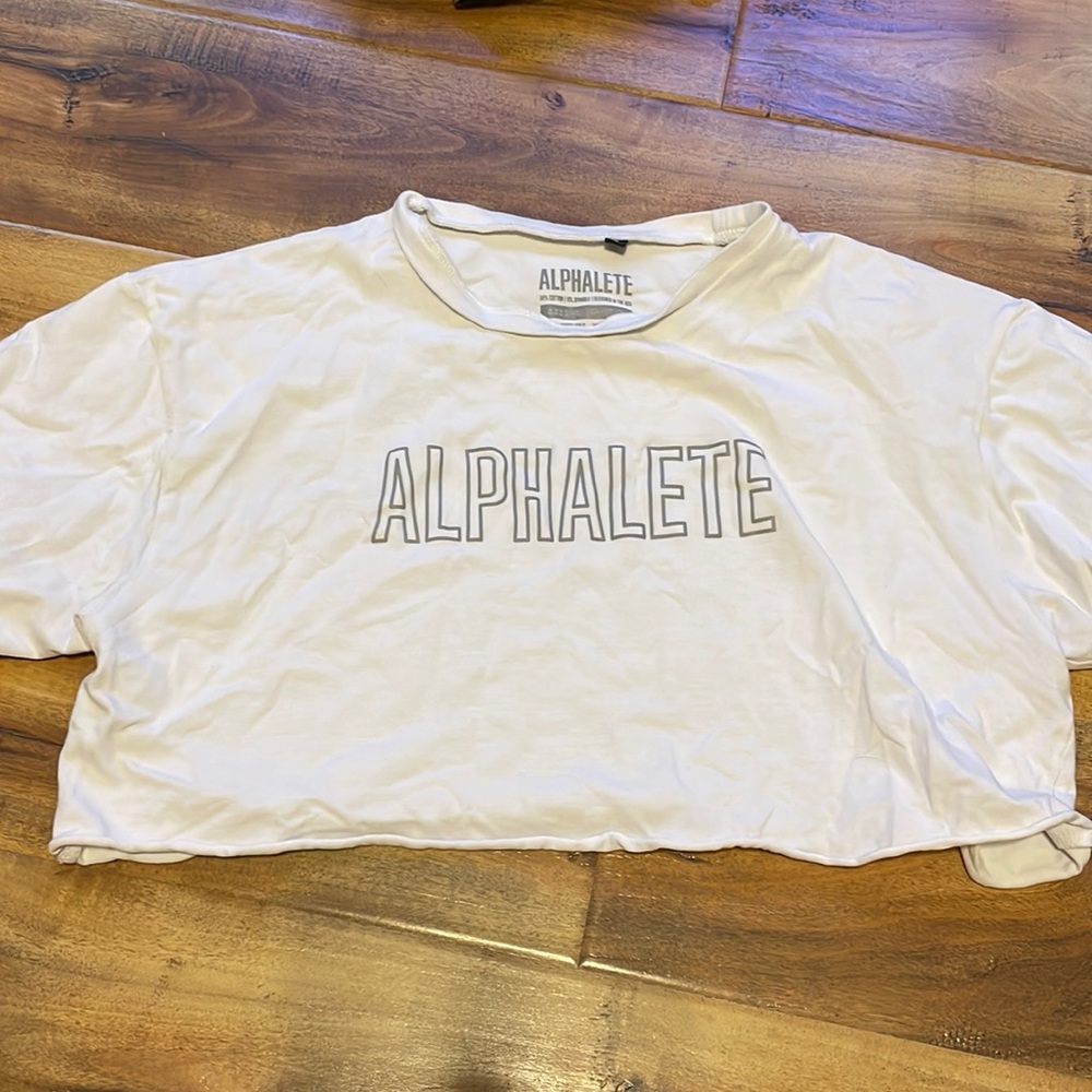 Alphalete crop tee